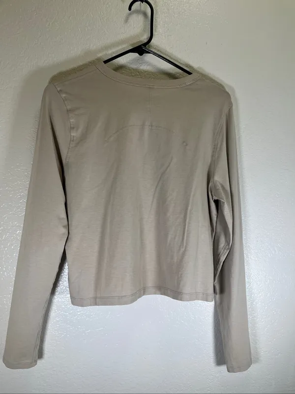 Women’s Lululemon Long-Sleeve Crewneck Top — Taupe size Small? - Image 3