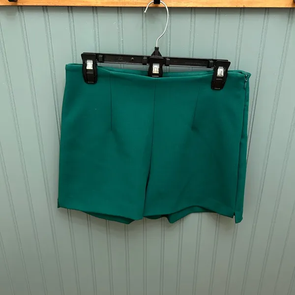 Zara Emerald Green High Waisted‎ Shorts medium - Image 4