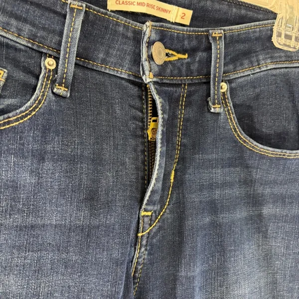 Levis Classic Mid Rise Skinny Jeans Womens 2 Dark Wash Blue Denim‎ Pants - Image 3
