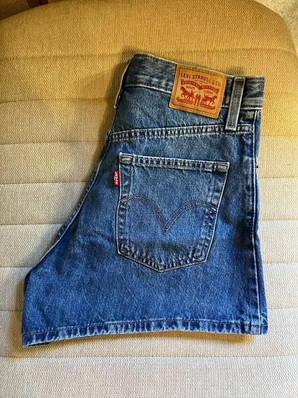 Levi’s High-Waisted Mom Shorts - Image 2