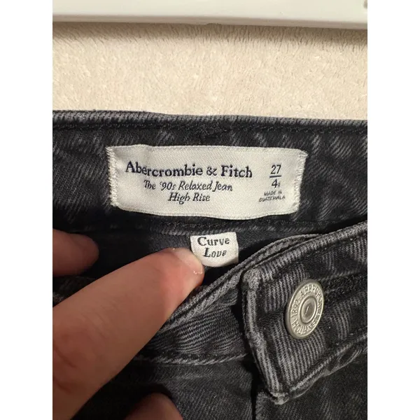 Abercrombie‎ & Fitch Curve Love 90s Relaxed Jean High Rise Black 27 4R Raw Hem - Image 2