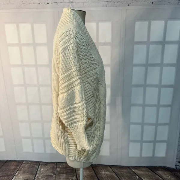 🔥🔥 5/$25 sale 🔥🔥 Simply Southern Cream Cable Knit Cardigan Size Small - Image 4
