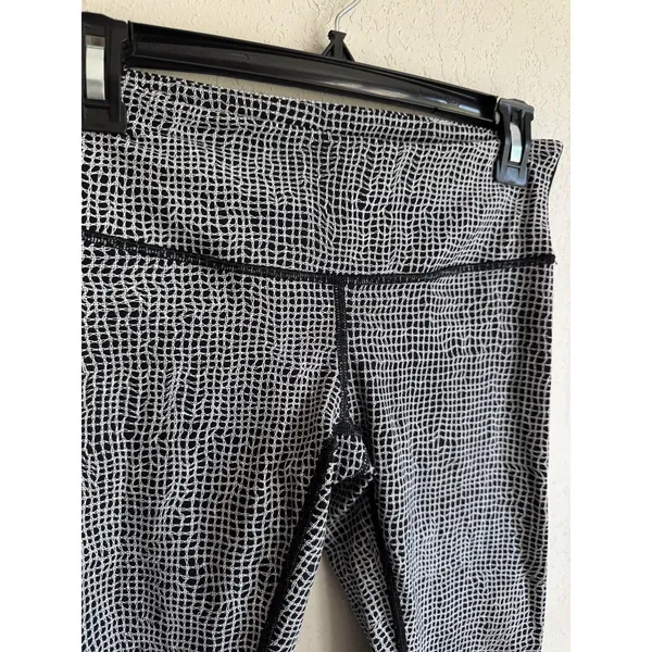 Lululemon Black White Print Legging Womens 6 Athletic Yoga Running Workout - Image 2