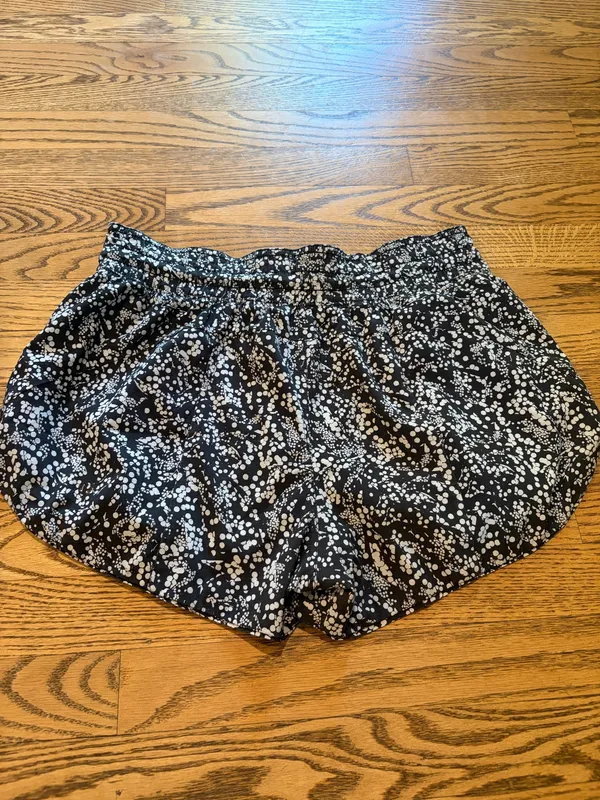 Lululemon Choose A Side Short  Reversible Chirasu Black - Image 2