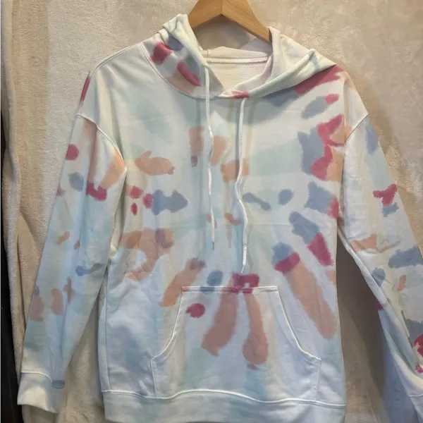 Modern Women's tie dye hoodie size Medium - Image 3