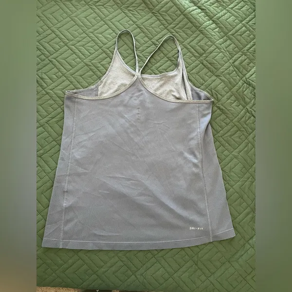 Nike Women's Gray Tank Top Size Medium - Image 4