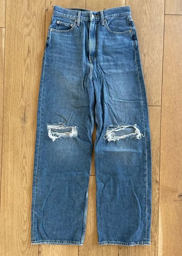 Levi's High Loose Distressed Jeans - Image 5
