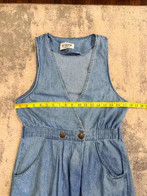 R.J. Stevens Petites Light Blue Denim V-Neck Dress - Image 4