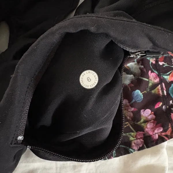 Lululemon Shorts Speed Up 2.5" - Image 4