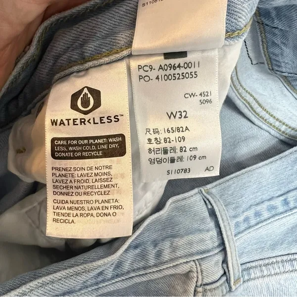 Levi’s low pro straight jeans light wash distressed Sz 32‎ - Image 5