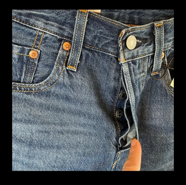 Levi's 501 Mid Thigh High Rise Raw Hem Shorts/Sz:28/NWT - Image 10
