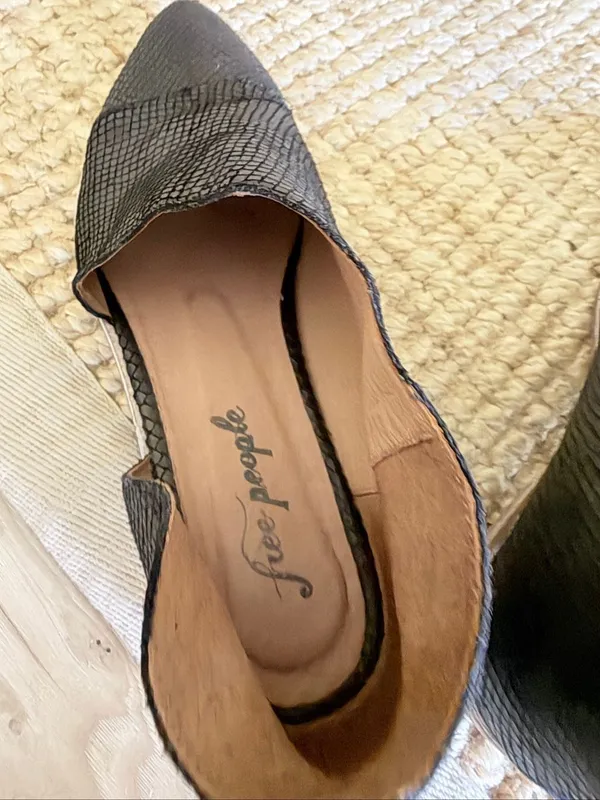 Free People Royale Dark Brown Snakeskin Leather Pointed Toe Flats Size 38 - Image 7