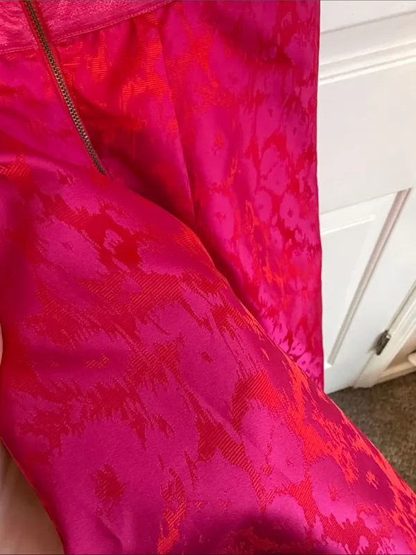 Alice + Olivia Red and Pink Floral Jacquard Sleeveless Dress - Image 4