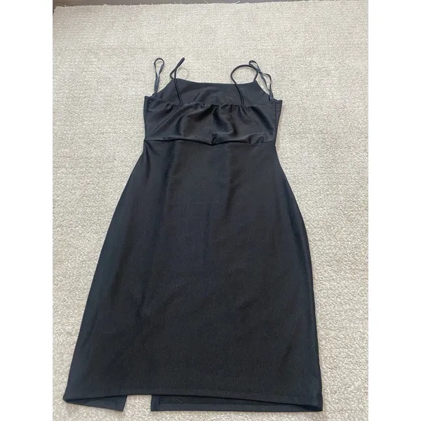 Elegant Black Strapless Bodycon Dress with Side Slit Size S - Image 8