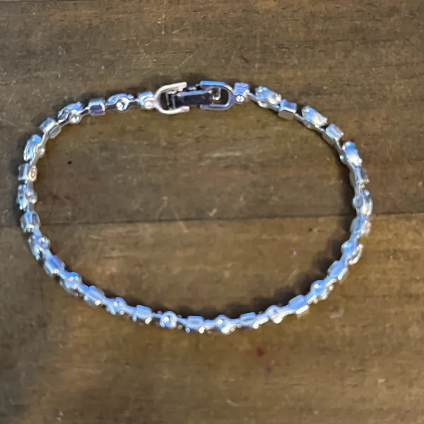 Silver tone teal and clear tennis bracelet - Image 3