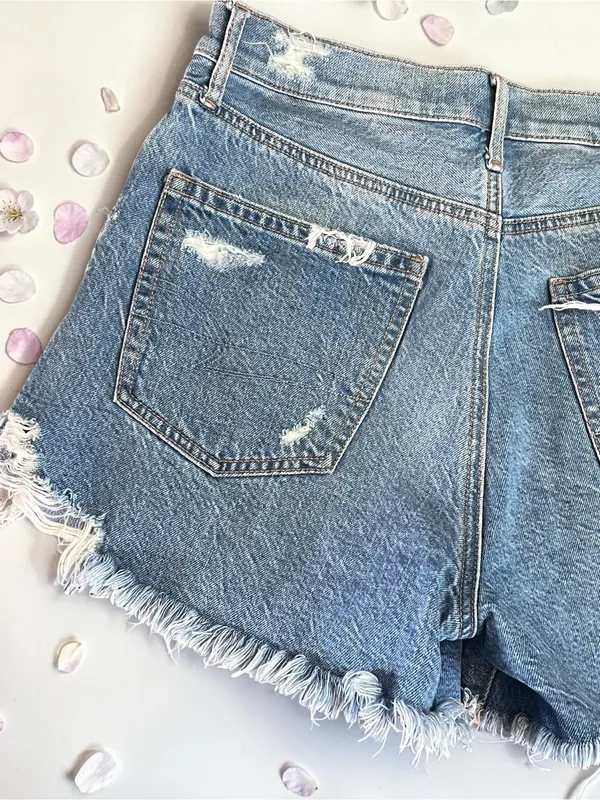 American Eagle Highest Rise 90’s Boyfriend distressed Jeans Shorts - Image 14