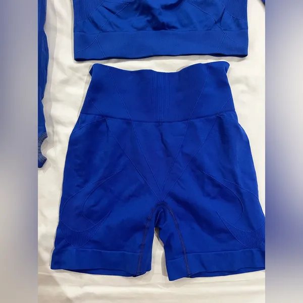 Blue Long Sleeve Crop Top and Leggings Set - Image 3