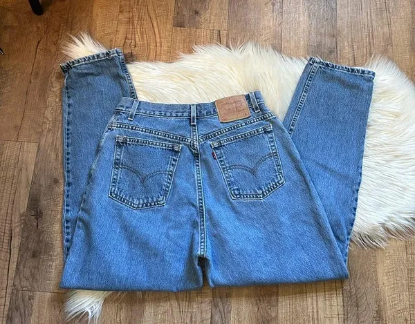 LEVI’S 550 Jeans In Medium Wash - Image 4