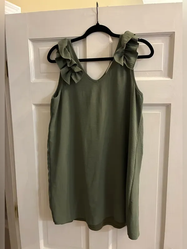 Entro Women’s Olive Green Ruffle Shoulder Dress Size Small - Image 7