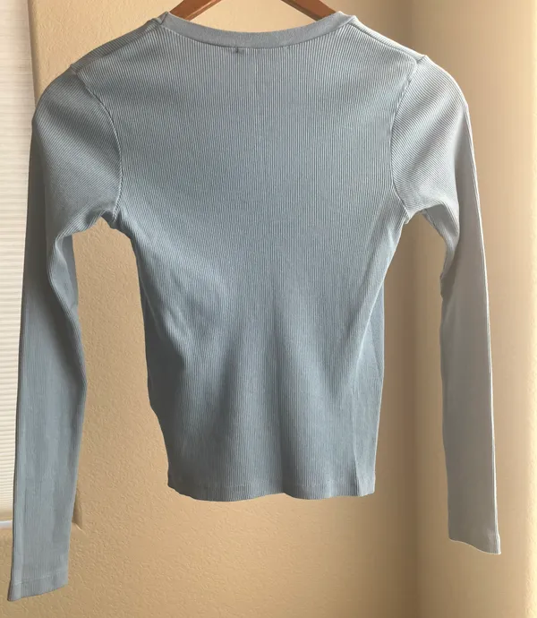 Brandy Melville Light Blue V Neck - Image 3