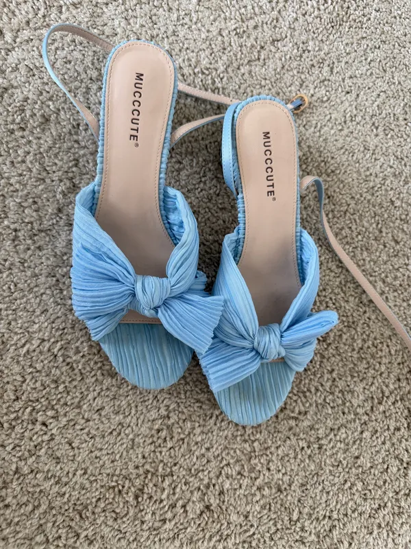 Blue Bow Kitten Heel Size 8.5 - Image 2