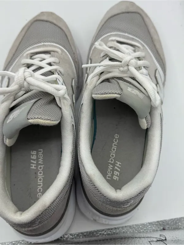 New Balance 997H Neutral Gray and White Sneakers Womens Size‎ 10 trendy chic - Image 6