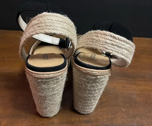 Soda Black espadrille size 8 Pre owned - Image 4