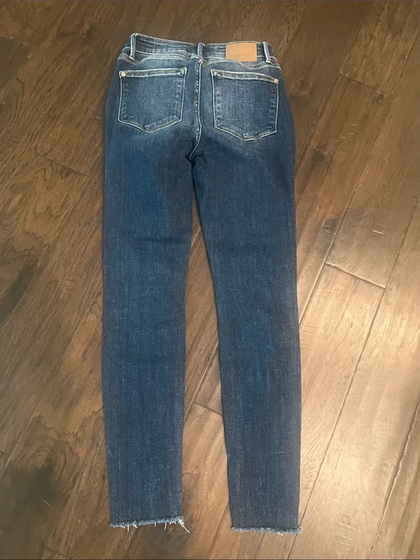 Judy Blue Medium Wash High-Rise Skinny Fit Jeans 5/27 Raw Hem EUC - Image 3