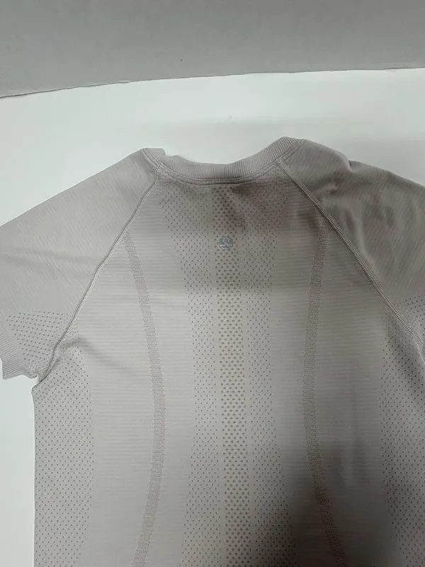 Lululemon Swiftly Tech‎ Short Sleeve Shirt - Size 6. - Image 10