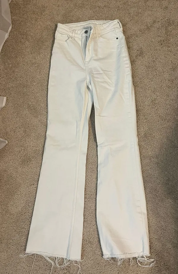 Old Navy Higher High-Waisted Cropped White-Wash Cut-Off Flare Jeans TALL* - Image 2