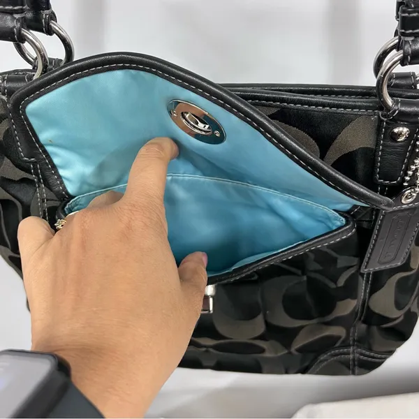 Coach Black Iridescent Textured Shoulder purse signature Bag - Image 4