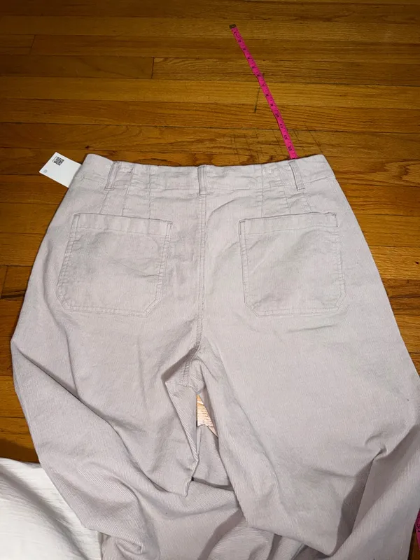 Quince Straight-Leg Jeans in Pale Gray - Image 10