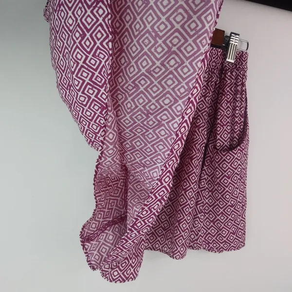 Old Navy M Cranberry White Diamonds Running Shorts - Image 6