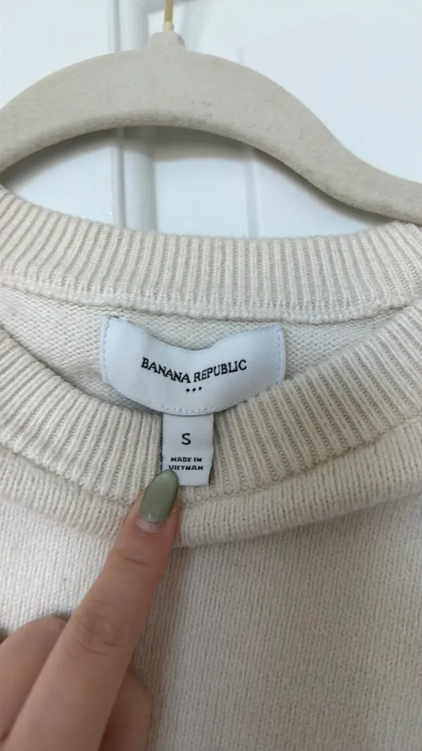 Banana Republic Sweater - Image 2