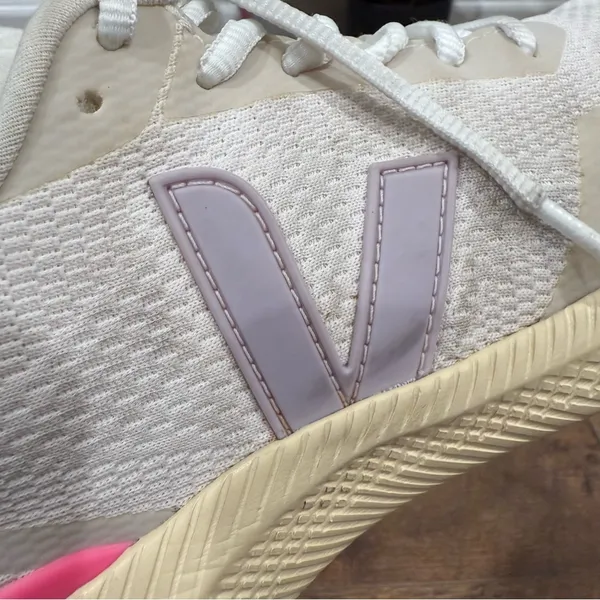 Veja Impala Engineered-Mesh Glaze Parme Women's White and Pink Sneakers - Image 6