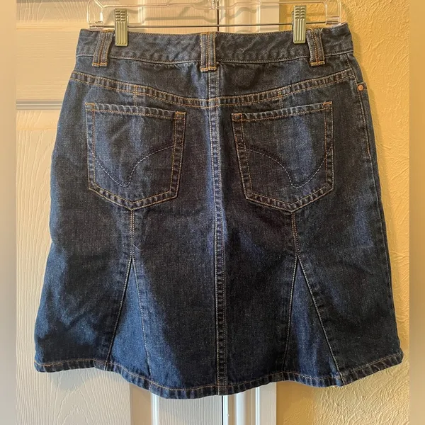 Tommy Hilfiger Denim Skirt Size 8 EUC - Image 2