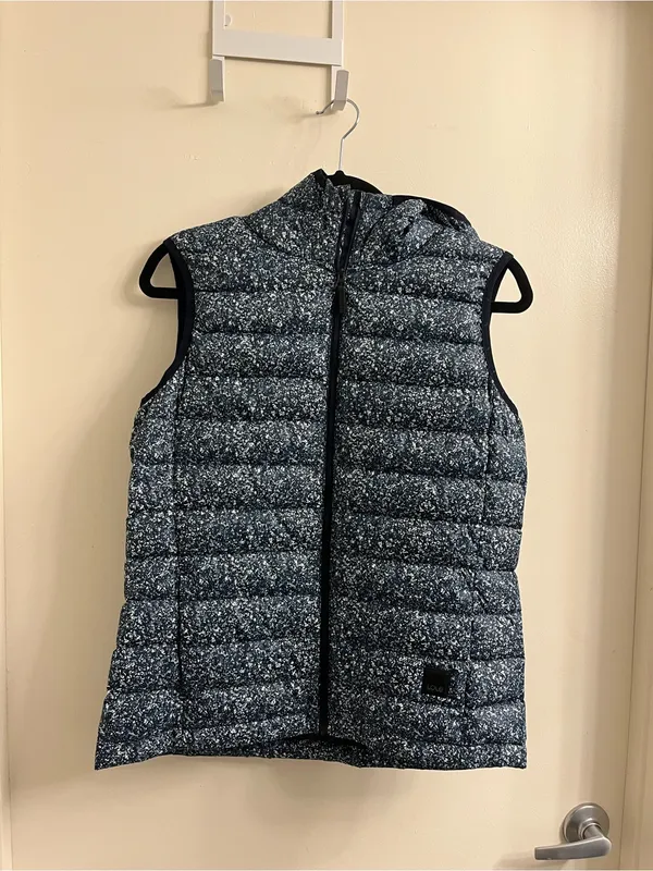 Lole Quilted Duck Down Vest Size Medium - Image 4