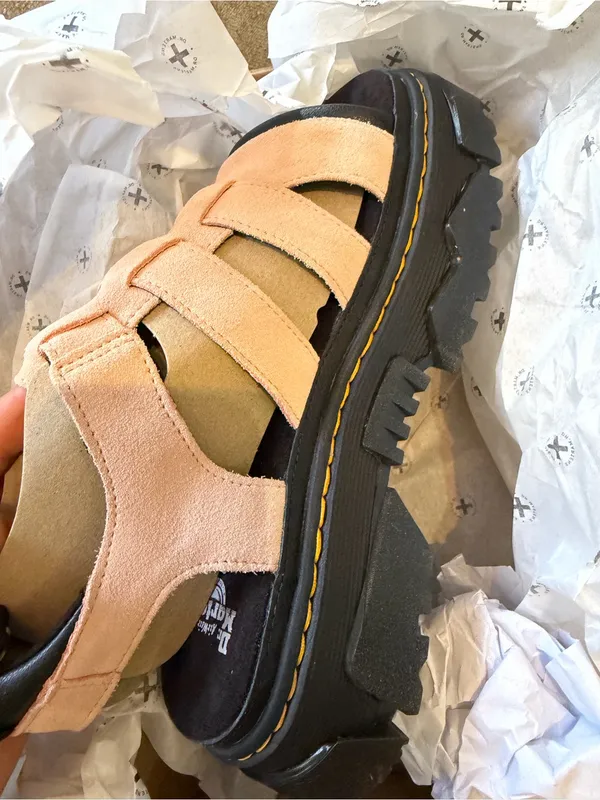 Dr. Martens Mattison Pink Suede Platform Sandals Size 8 NIB - Image 5