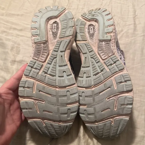 Brooks Adrenaline GTS 21 Running Shoe - Image 8