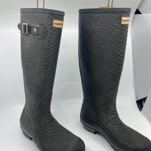 Unisex Hunter Snake Embossed Boots Size US 6M/7F - Image 2