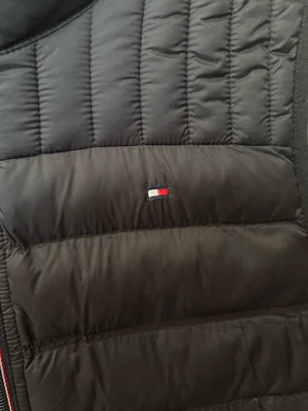 Tommy Hilfiger Puffer Vest - Image 3
