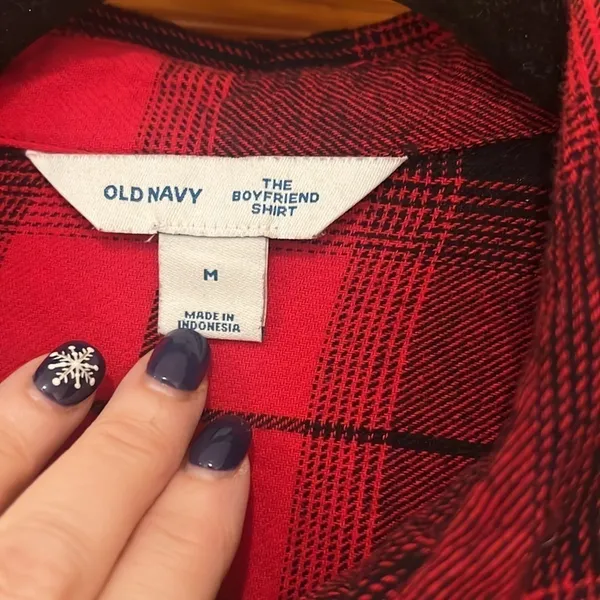 Old Navy Red Flannel Boyfriend Shirt Medium - Image 2