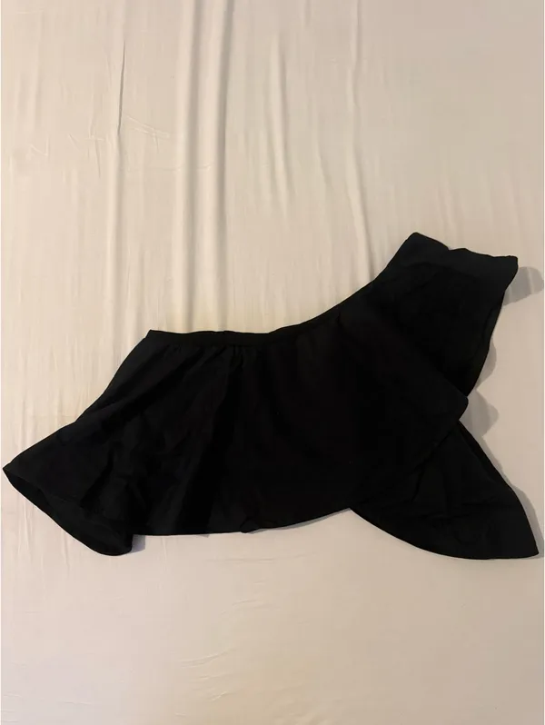 Chic Black Asymmetrical Flowy Top - Image 2