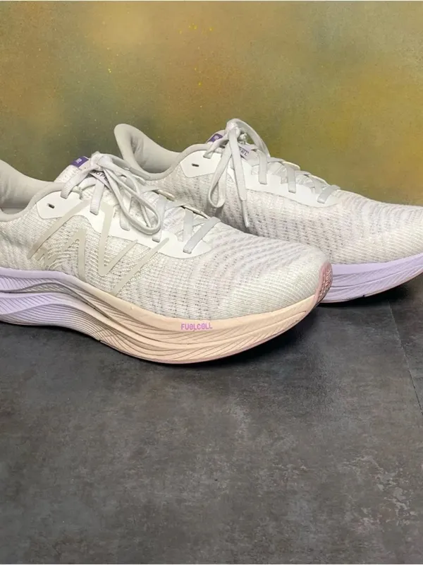 New Balance Fuelcell Propel V4 Women's Off White Running Shoes Size 9.5B - Image 2