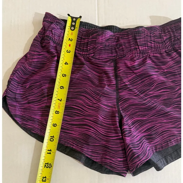 Fantastic Lululemon Hotty Hot Reversible Shorts Size 4 - Image 6