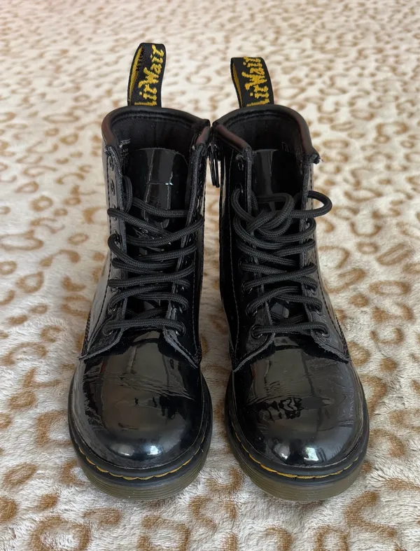 Dr. Martens 1460 Boots Black Patent Leather Kids Size: 11 (Youth) - Image 3