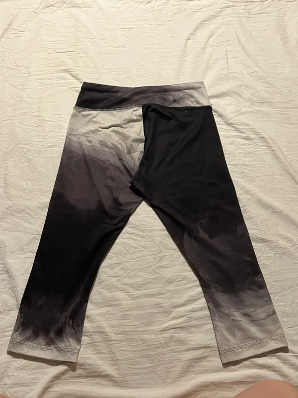 Capri Workout Leggings - Image 4