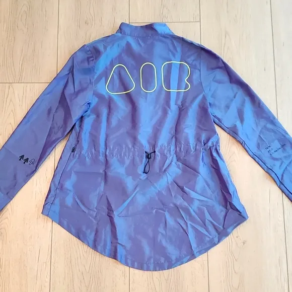 Nike Women’s Future Air Running Jacket Water Repellent - Image 2