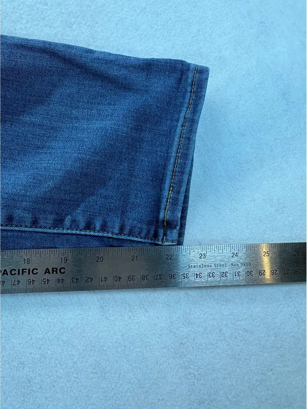 Levi’s Women’s Size 4 W27 Cropped Straight Leg Jeans Blue Denim - Image 6