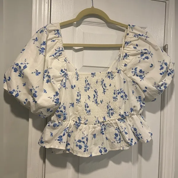 NWOT Band of the Free Size L Blue Floral Bows Cut Out Puff Peplum Crop Top - Image 7